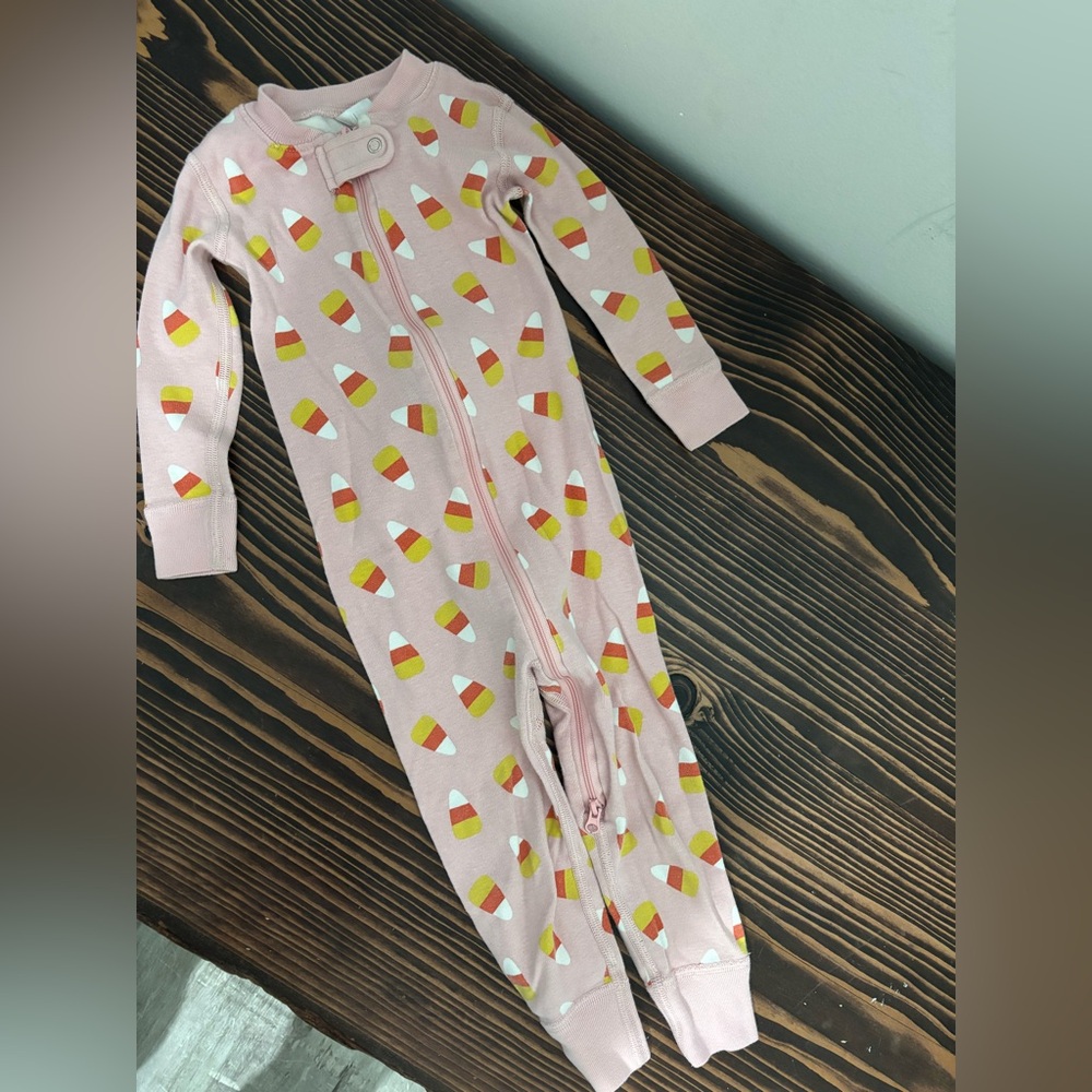 Hanna Andersson Pink with yellow, orange, and white candy corns one piece PJs 2T